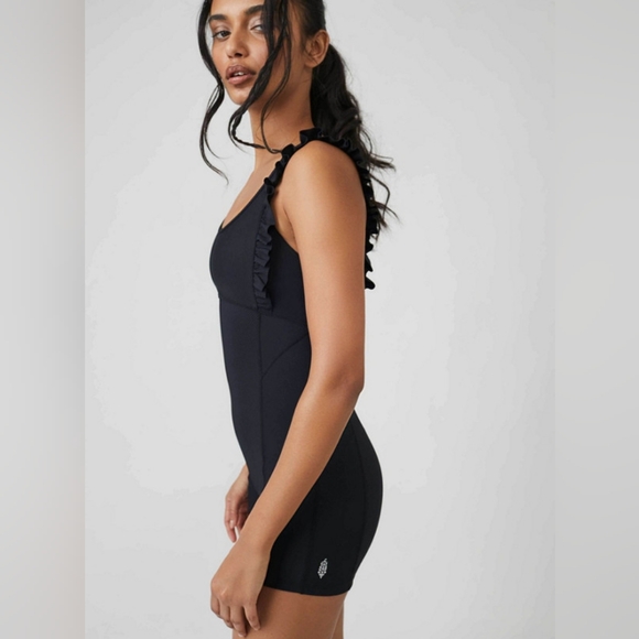 Fp Movement Ruffle Me Up Shortsie size Large - Picture 4 of 11